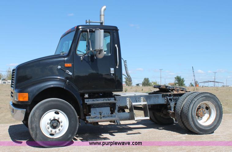 image for item AO9651 1998 International 8100 semi truck