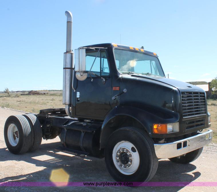 image for item AO9651 1998 International 8100 semi truck