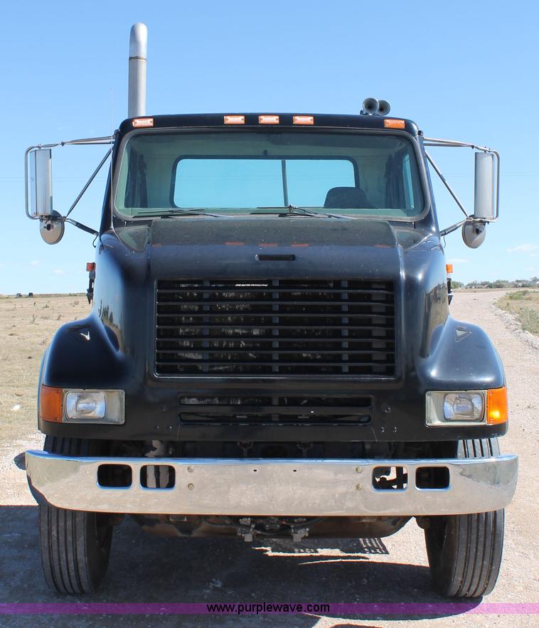 image for item AO9651 1998 International 8100 semi truck
