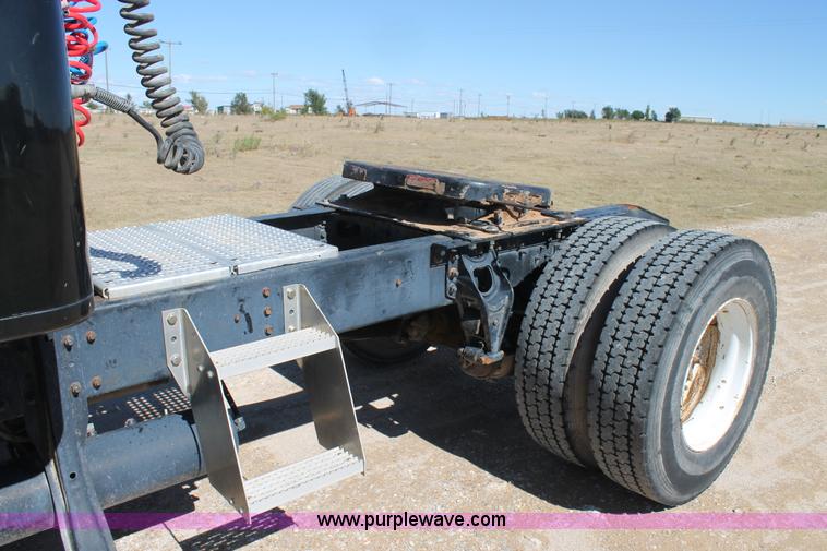 image for item AO9651 1998 International 8100 semi truck