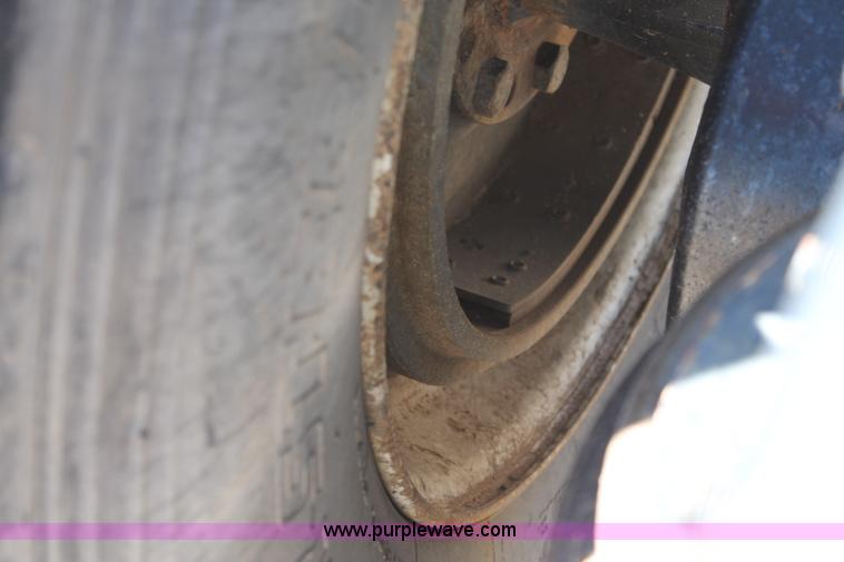 image for item AO9651 1998 International 8100 semi truck