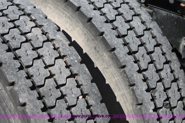 image for item AO9651 1998 International 8100 semi truck