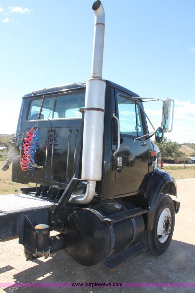 image for item AO9651 1998 International 8100 semi truck