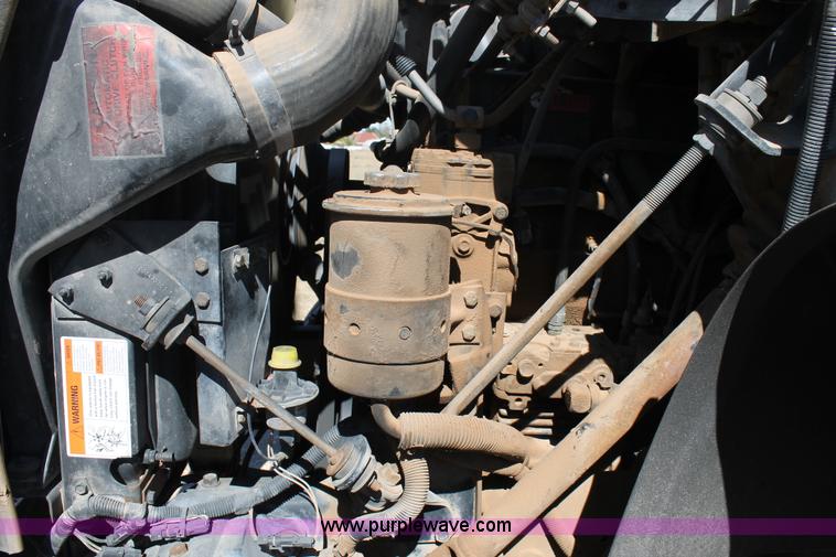 image for item AO9651 1998 International 8100 semi truck