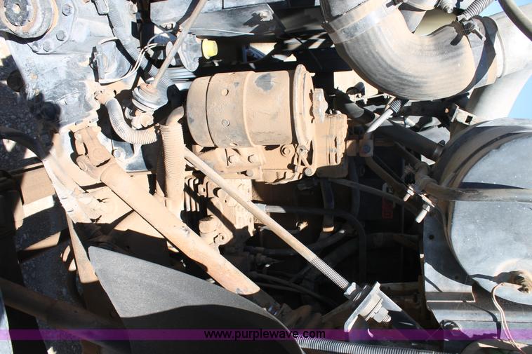 image for item AO9651 1998 International 8100 semi truck