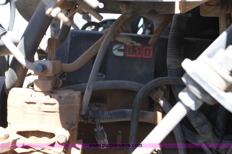 image for item AO9651 1998 International 8100 semi truck