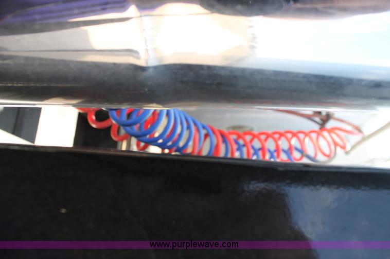 image for item AO9652 2001 International 9200i utility truck