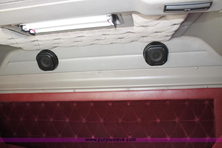 image for item AO9652 2001 International 9200i utility truck