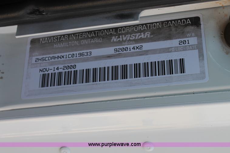 image for item AO9652 2001 International 9200i utility truck