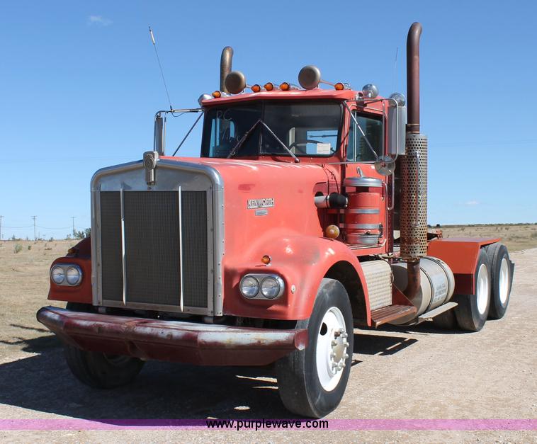 image for item AO9661 1973 Kenworth W923 semi truck