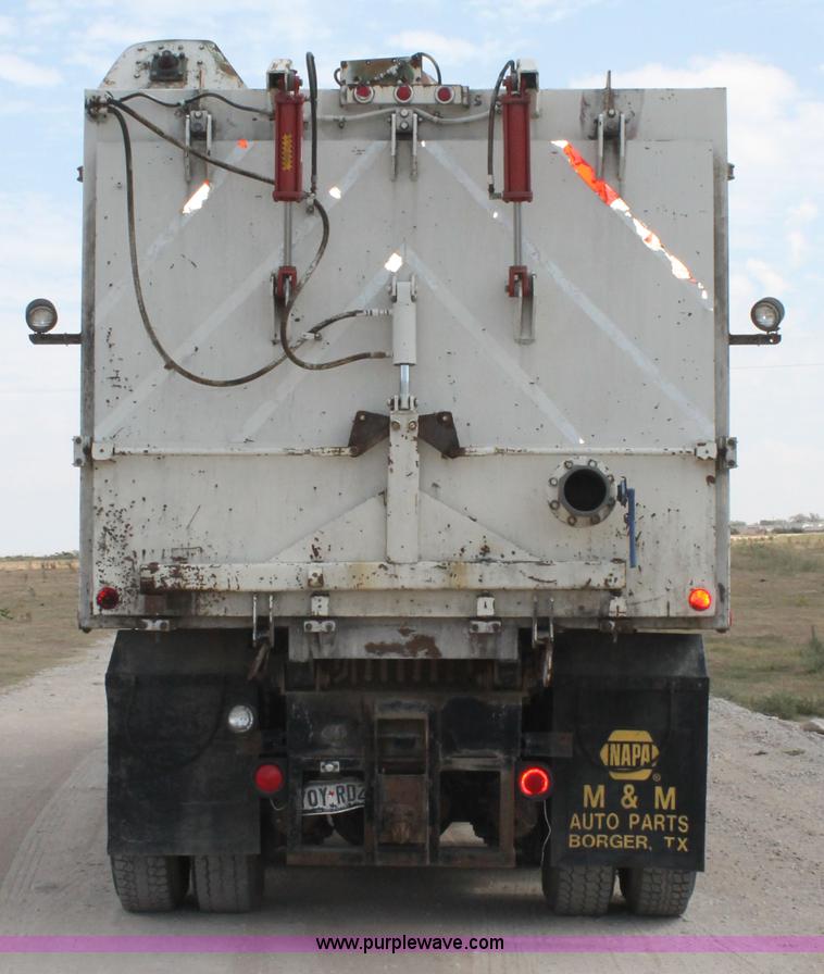 image for item AO9663 1989 Ford LTS9000 vacuum truck