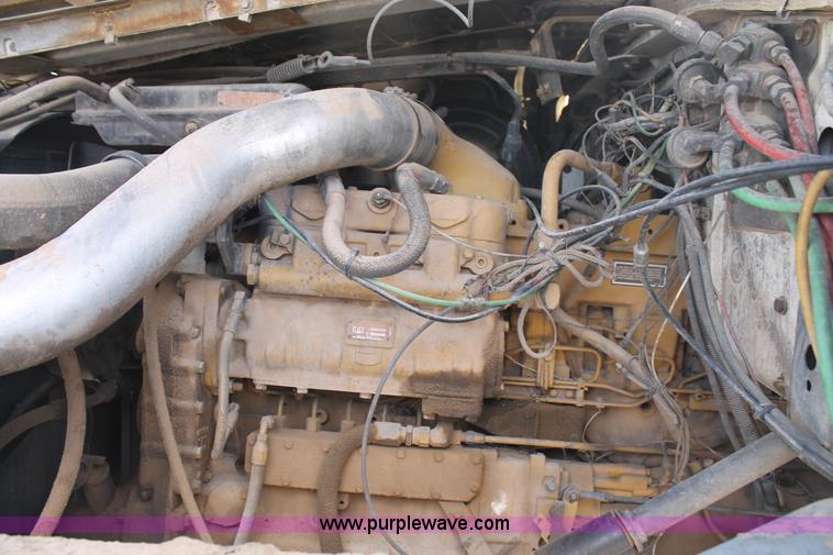 image for item AO9663 1989 Ford LTS9000 vacuum truck