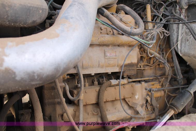 image for item AO9663 1989 Ford LTS9000 vacuum truck