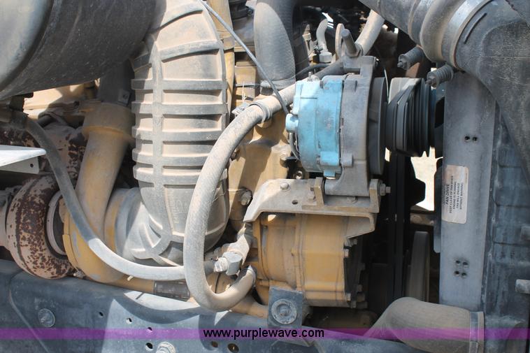 image for item AO9663 1989 Ford LTS9000 vacuum truck