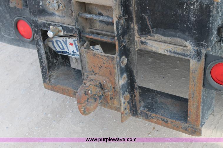 image for item AO9663 1989 Ford LTS9000 vacuum truck