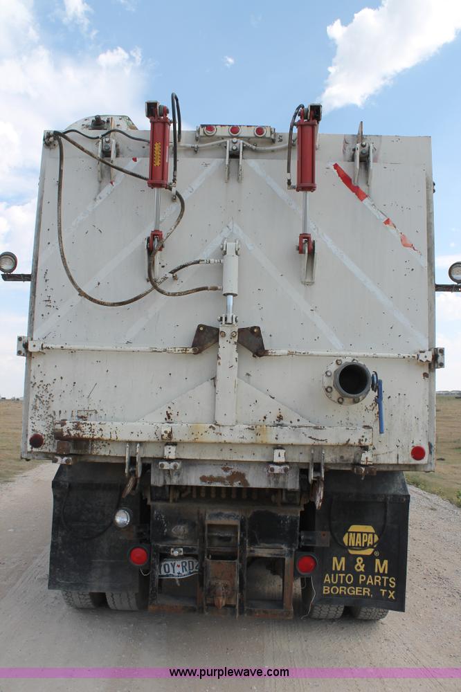 image for item AO9663 1989 Ford LTS9000 vacuum truck