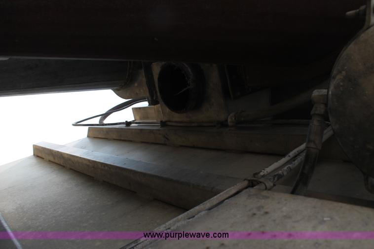 image for item AO9663 1989 Ford LTS9000 vacuum truck