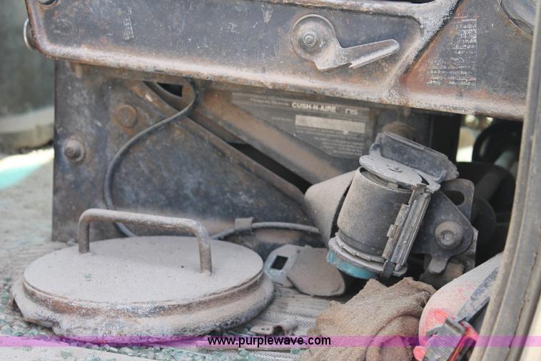 image for item AO9663 1989 Ford LTS9000 vacuum truck