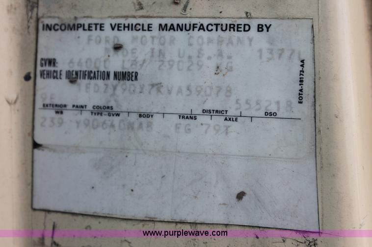 image for item AO9663 1989 Ford LTS9000 vacuum truck