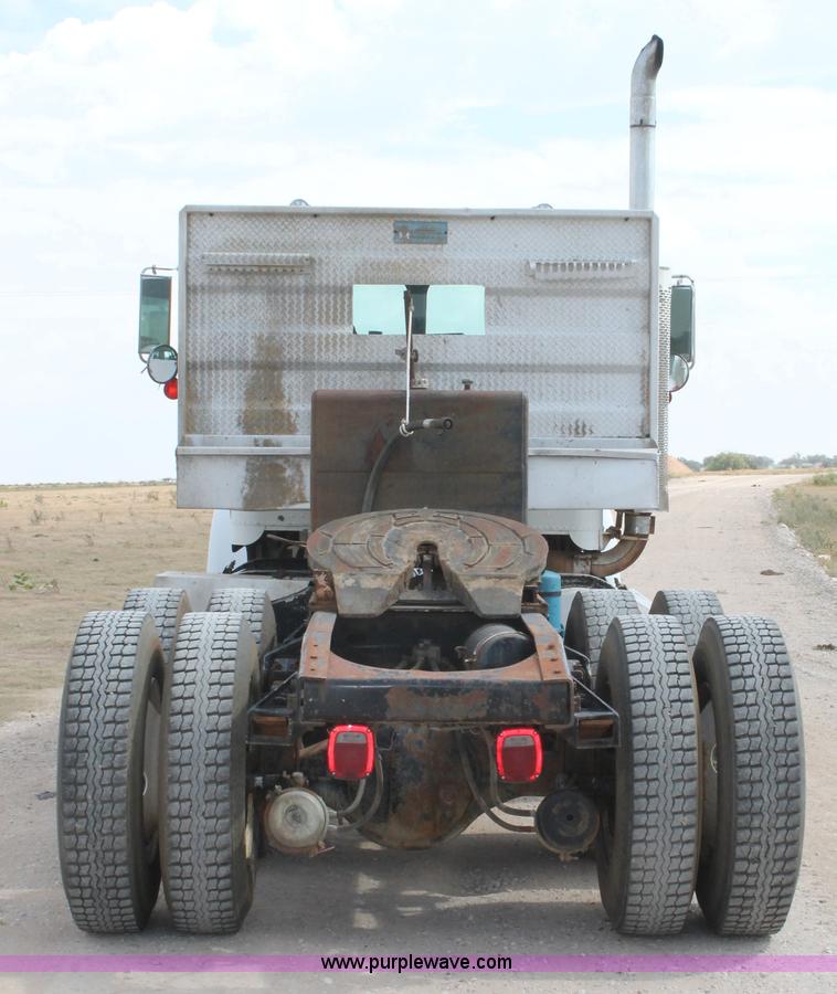 image for item AO9664 1987 Freightliner FLC-64T semi truck