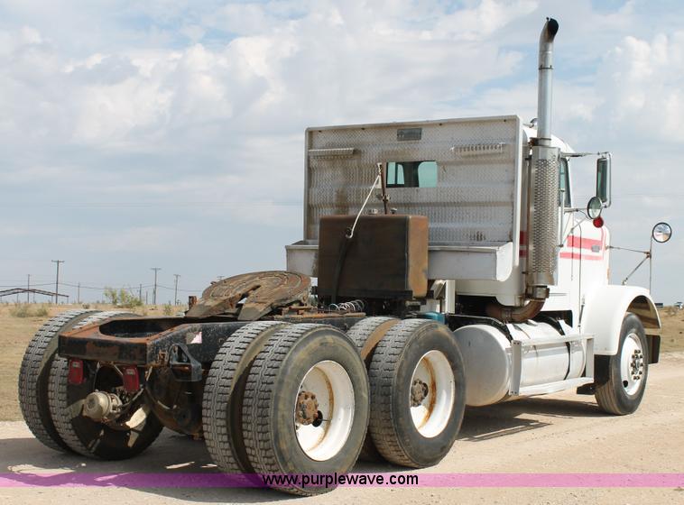 image for item AO9664 1987 Freightliner FLC-64T semi truck