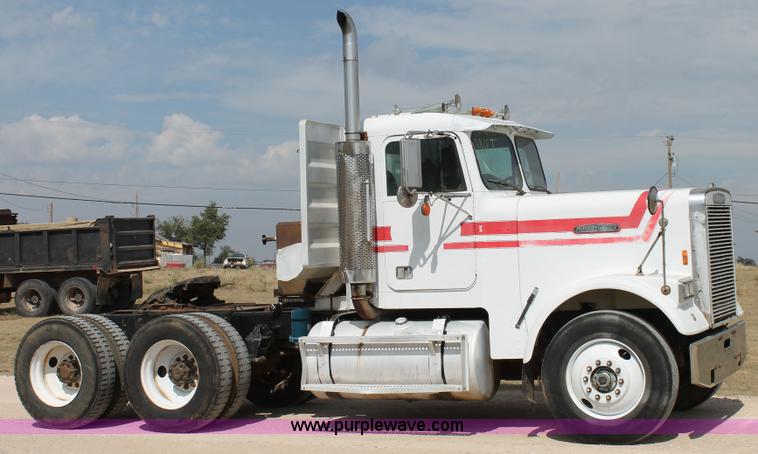 image for item AO9664 1987 Freightliner FLC-64T semi truck