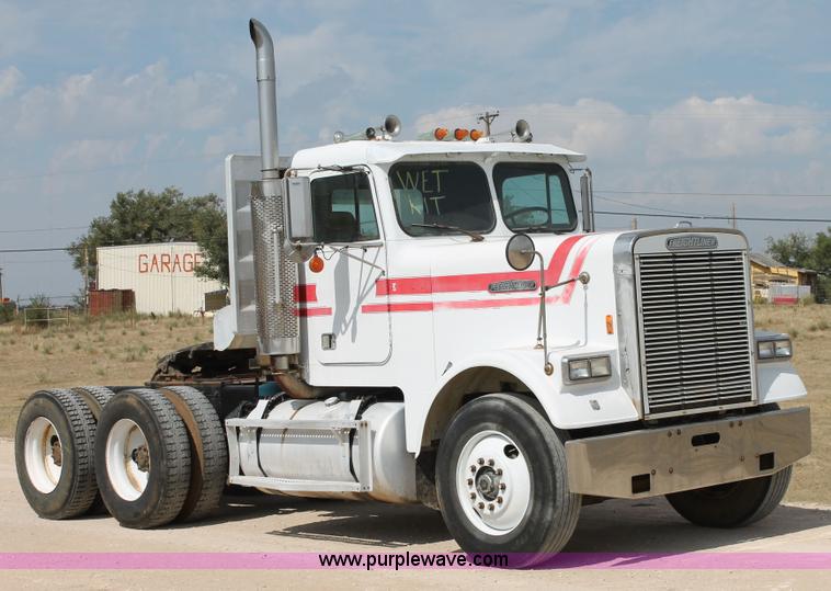 image for item AO9664 1987 Freightliner FLC-64T semi truck