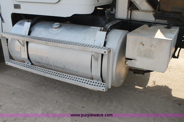 image for item AO9664 1987 Freightliner FLC-64T semi truck