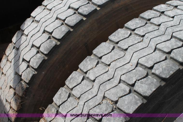 image for item AO9664 1987 Freightliner FLC-64T semi truck