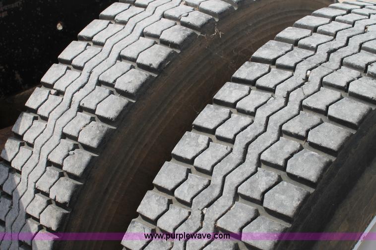 image for item AO9664 1987 Freightliner FLC-64T semi truck