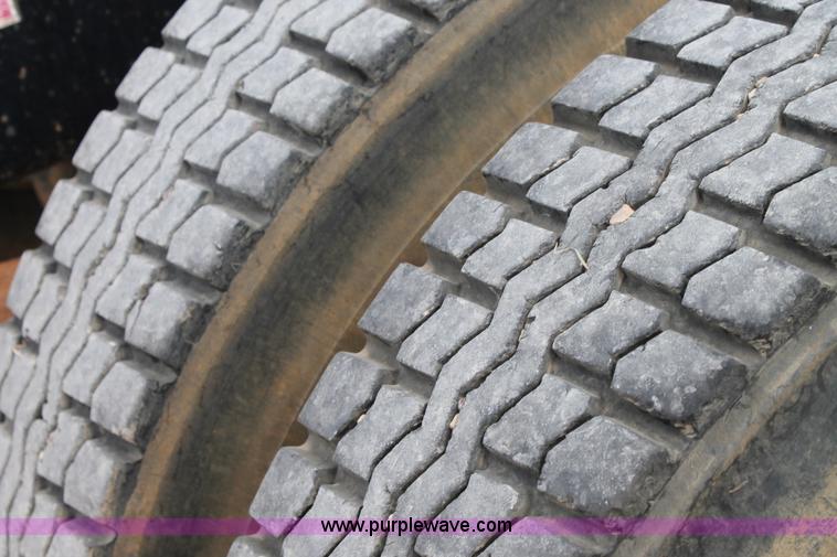 image for item AO9664 1987 Freightliner FLC-64T semi truck