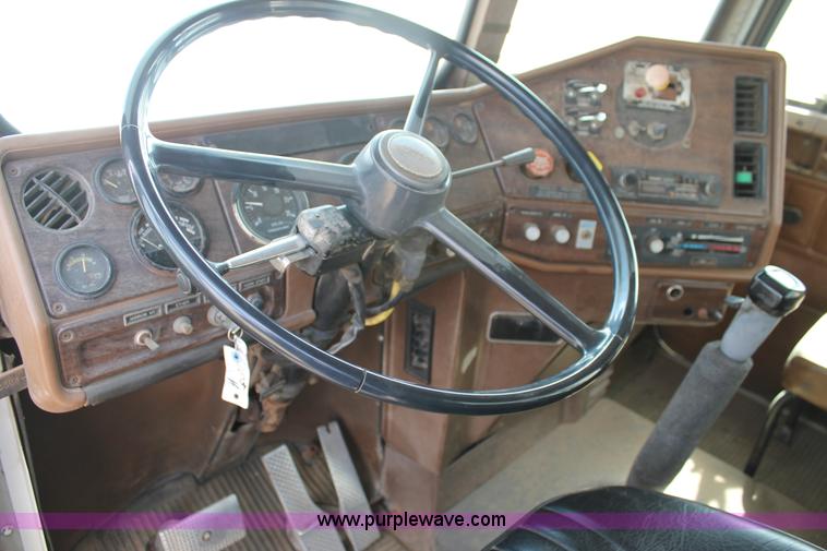 image for item AO9664 1987 Freightliner FLC-64T semi truck