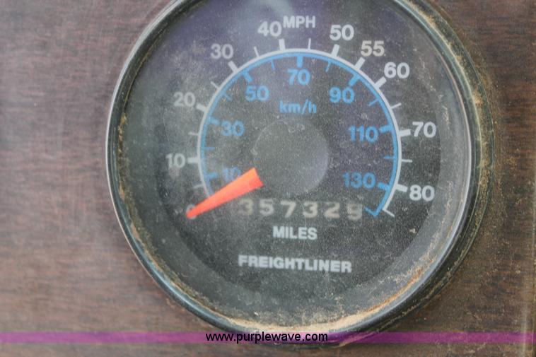 image for item AO9664 1987 Freightliner FLC-64T semi truck