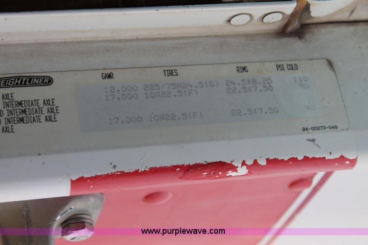 image for item AO9664 1987 Freightliner FLC-64T semi truck