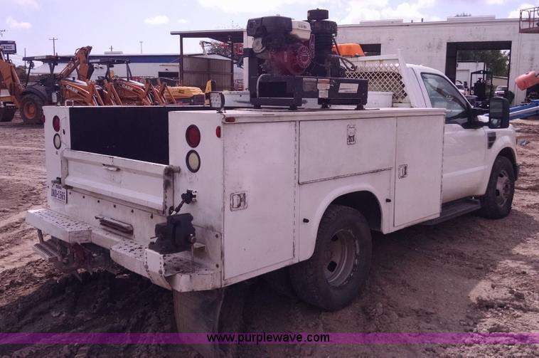 image for item AY9487 2008 Ford F350 Super Duty XL utility truck