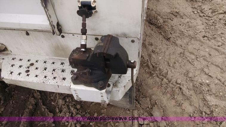 image for item AY9487 2008 Ford F350 Super Duty XL utility truck