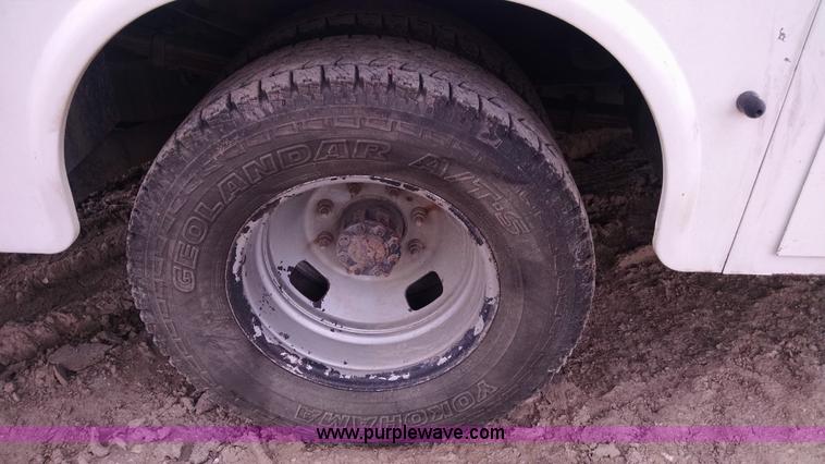 image for item AY9487 2008 Ford F350 Super Duty XL utility truck