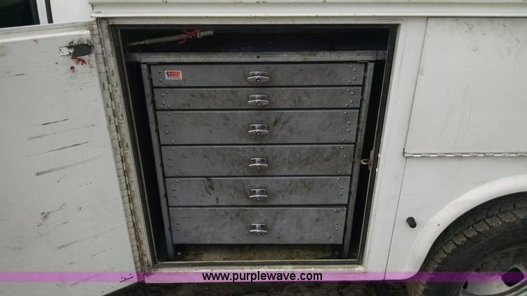 image for item AY9487 2008 Ford F350 Super Duty XL utility truck