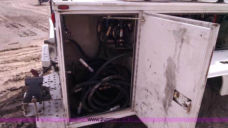 image for item AY9487 2008 Ford F350 Super Duty XL utility truck