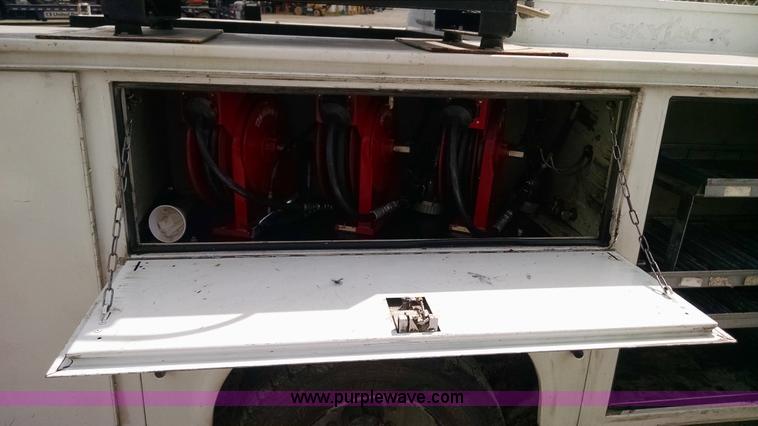 image for item AY9487 2008 Ford F350 Super Duty XL utility truck