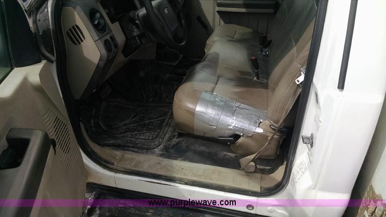 image for item AY9487 2008 Ford F350 Super Duty XL utility truck