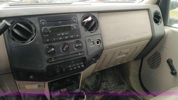 image for item AY9487 2008 Ford F350 Super Duty XL utility truck