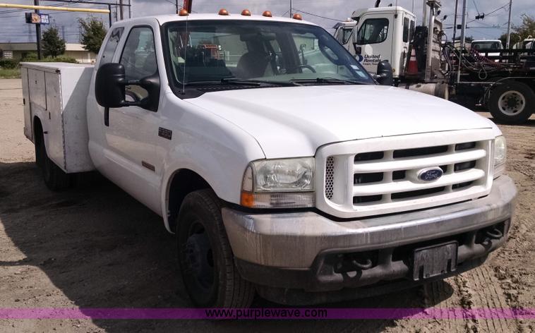 image for item AY9488 2004 Ford F350 Super Duty SuperCab utility truck