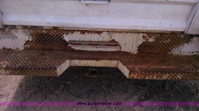 image for item AY9488 2004 Ford F350 Super Duty SuperCab utility truck