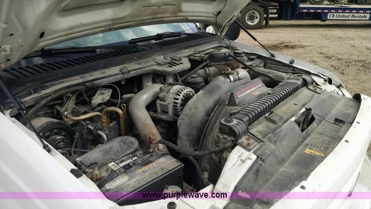 image for item AY9488 2004 Ford F350 Super Duty SuperCab utility truck