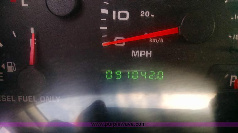 image for item AY9488 2004 Ford F350 Super Duty SuperCab utility truck