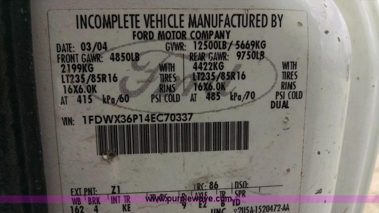 image for item AY9488 2004 Ford F350 Super Duty SuperCab utility truck