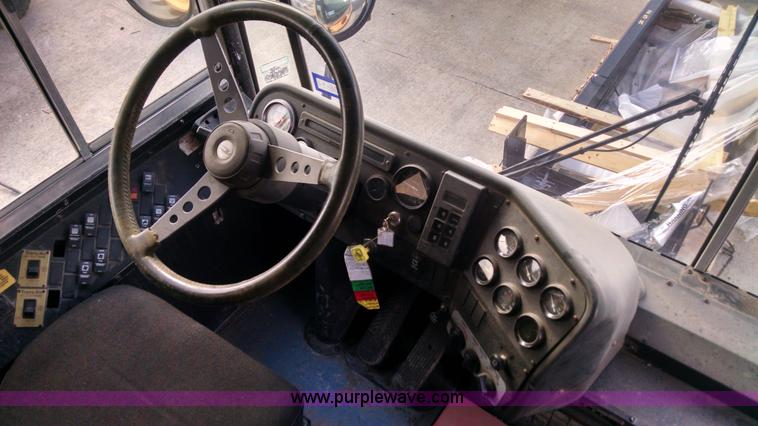 image for item AY9489 1998 Thomas Built school bus