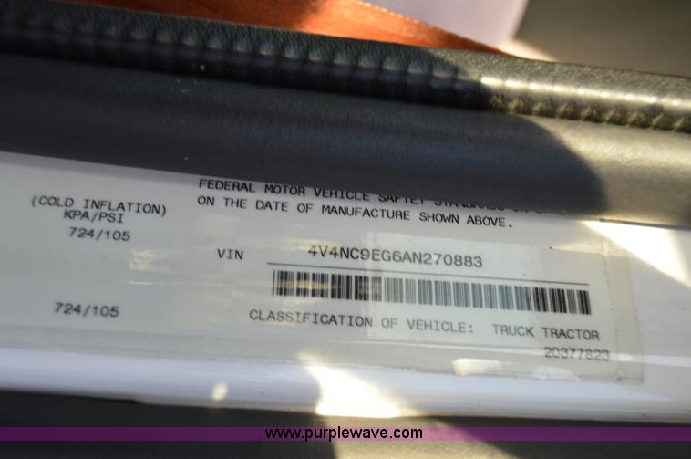 image for item AY9493 2010 Volvo VNL64T semi truck