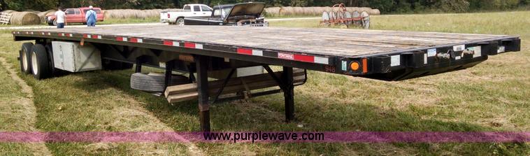 image for item AY9497 2007 Fontaine flatbed trailer